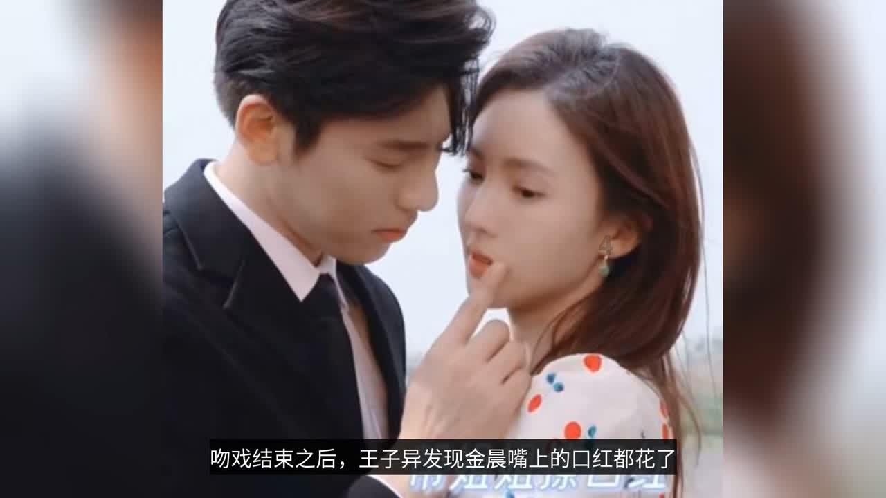摆动小圆球