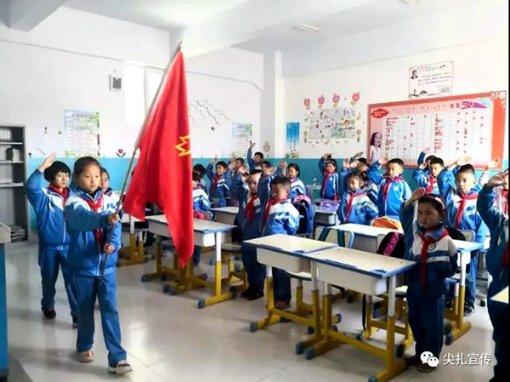 你觉得赵丽颖适合出唱片吗？游戏画面